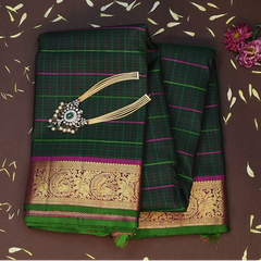 Kanchipuram Silk Hunter Green Saree with Blouse