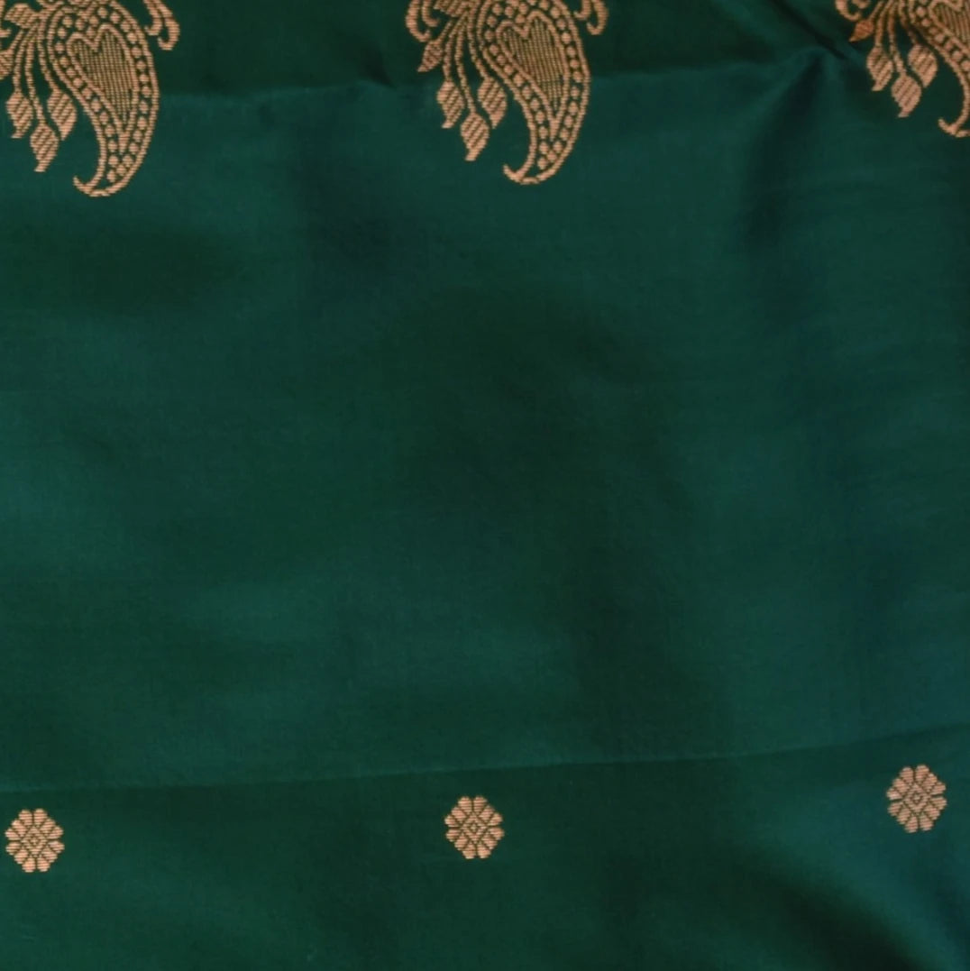 Ilkal Gadwal Silk Bottle Green With Pink Jari Boarder with Blouse