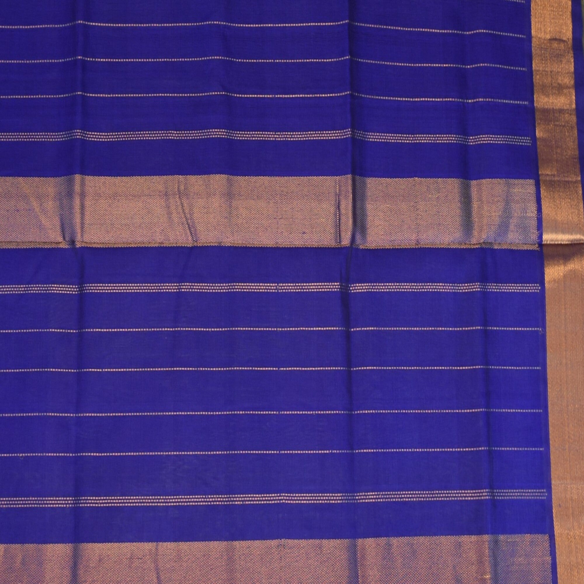 Silk cotton shot green saree with jari boarder