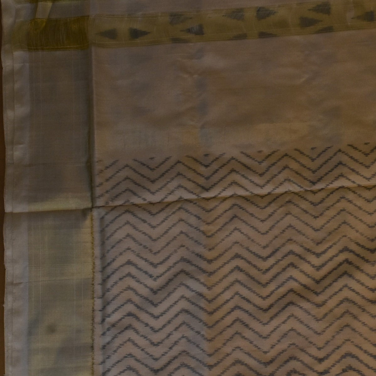 Pochampally ikkat Taupe Gray Saree with Blouse