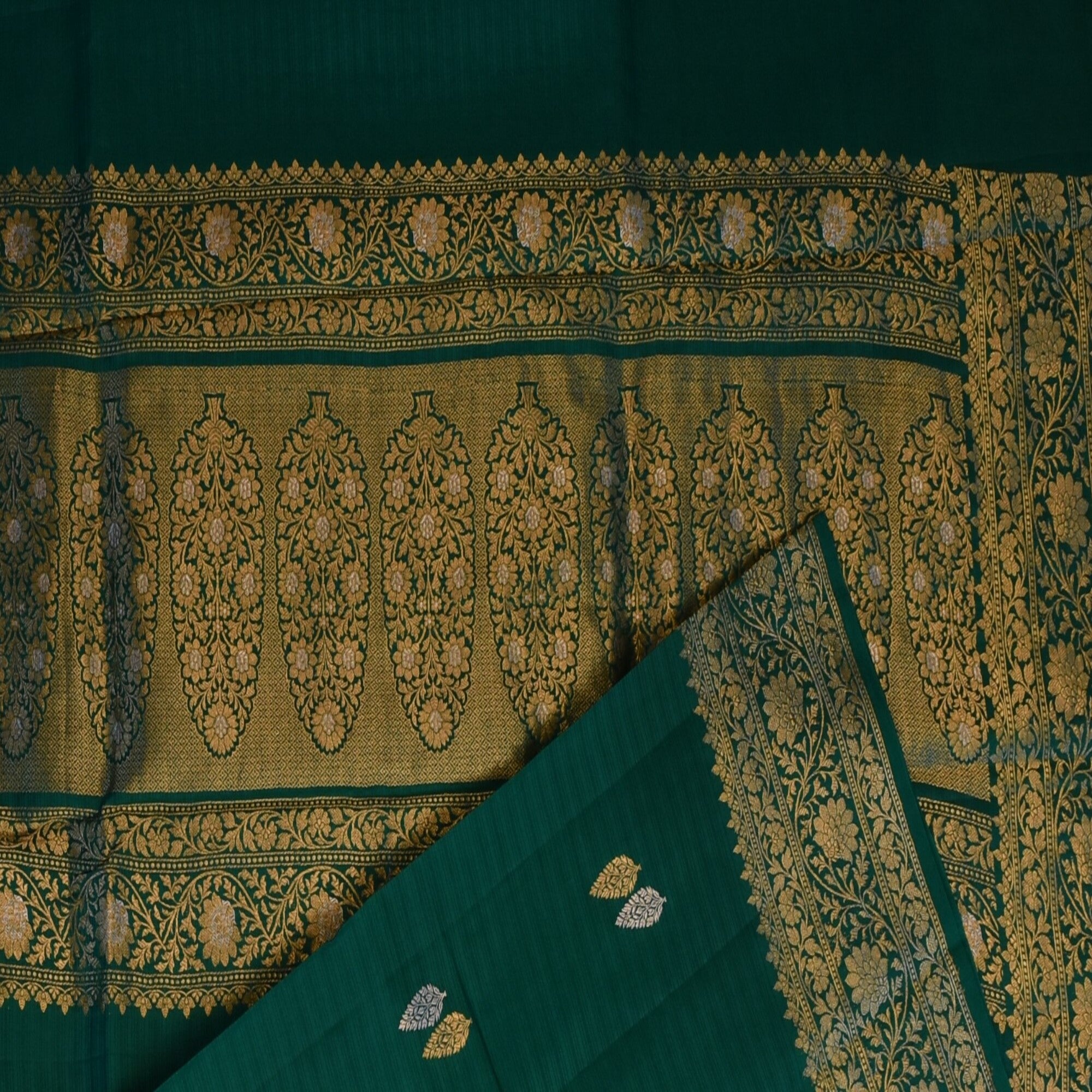 Benarasi pure silk green saree with jari work boarder