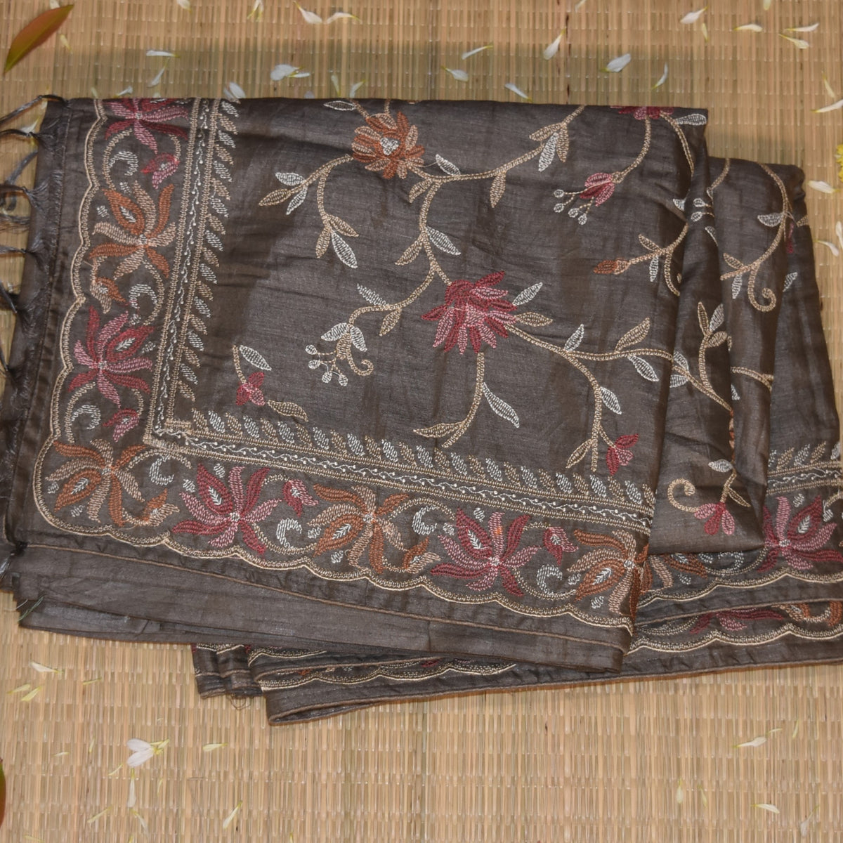 Pure tussar beige saree with thread work boarder