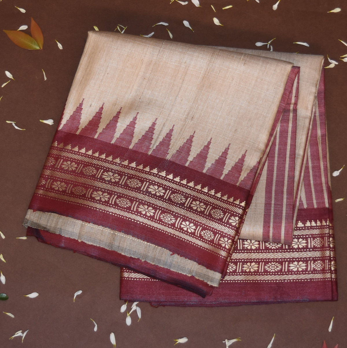 Pure Tussar Cream saree with thread work boarder