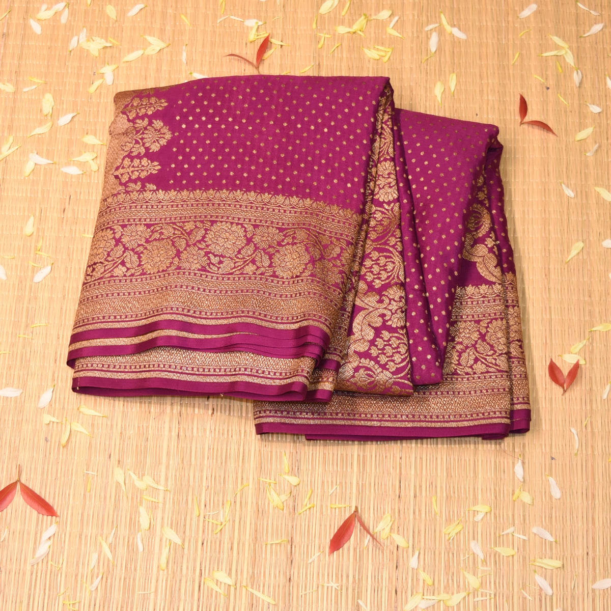 pure crepe magenta pink saree with jari boarder