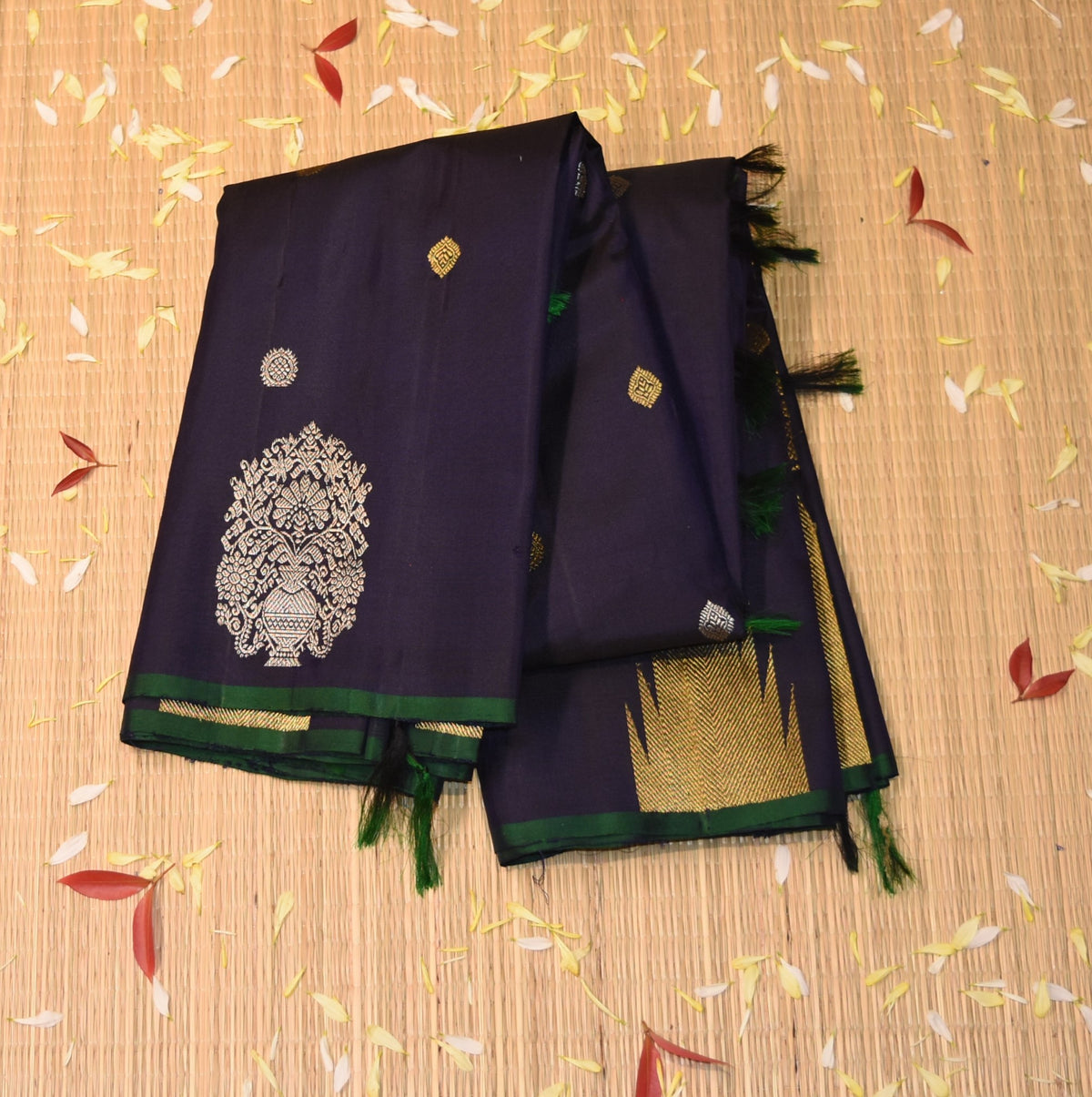 Gadwal pure silk Navy blue saree with jari boarder