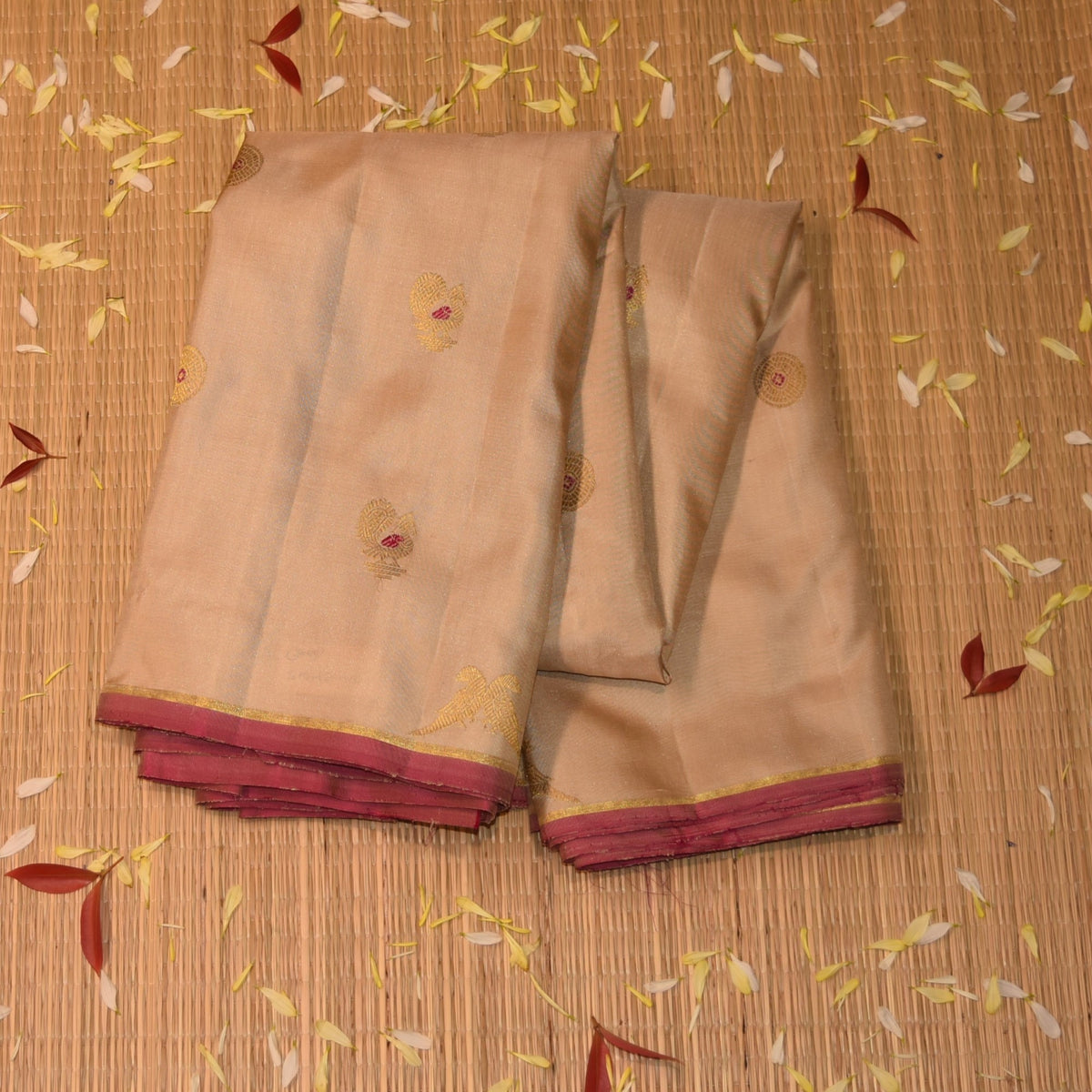 Gadwal pure silk cream colour saree