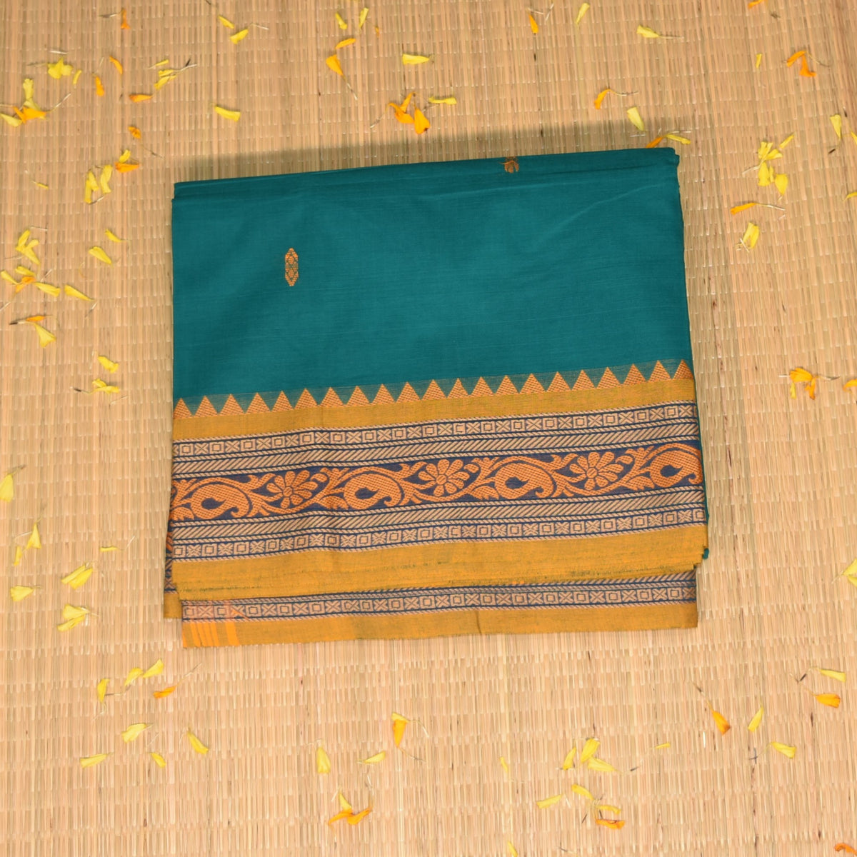 Kanchi Cotton Rama green saree with thread boarder