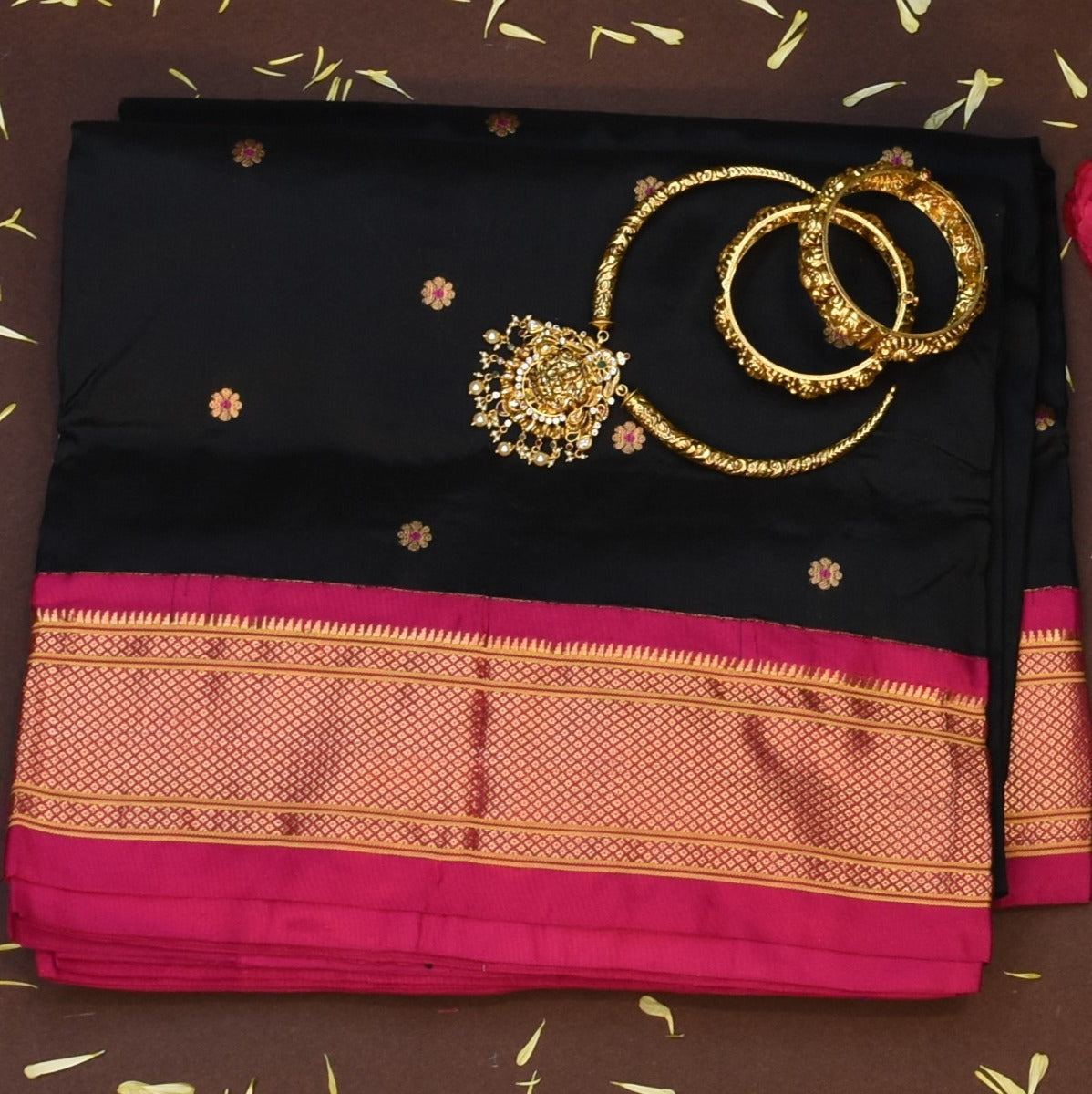 Gadwal paithani pure silk Charcoal Black Saree with Blouse