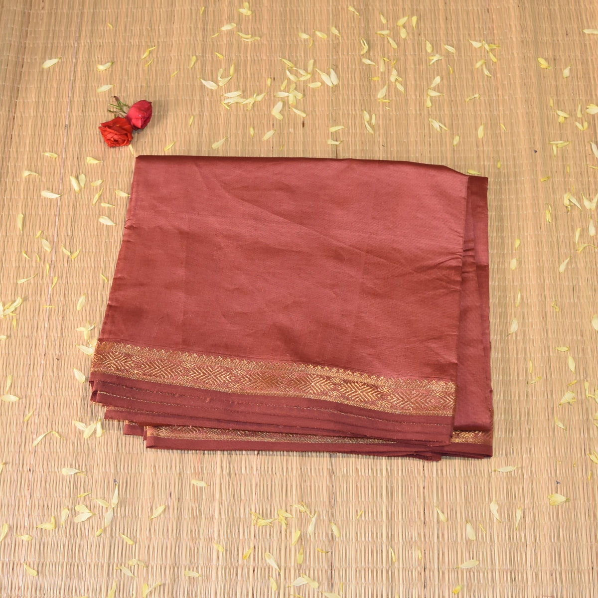 Kanchi Semi Cotton Silk Onion peel saree with jari boarder