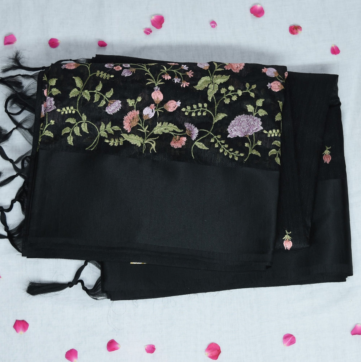 4371 black super net benarasi saree with thread work